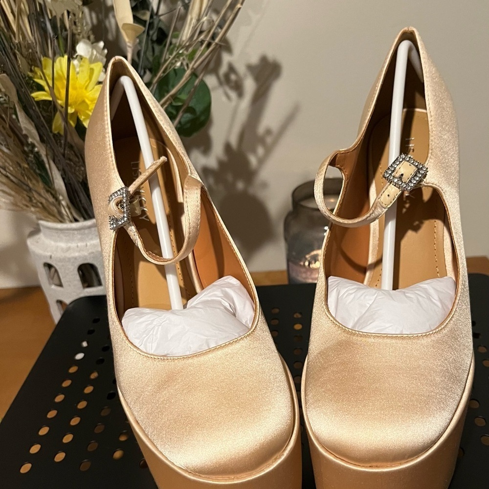 Women's Champagne Satin Platform Heels - Picture 2 of 7